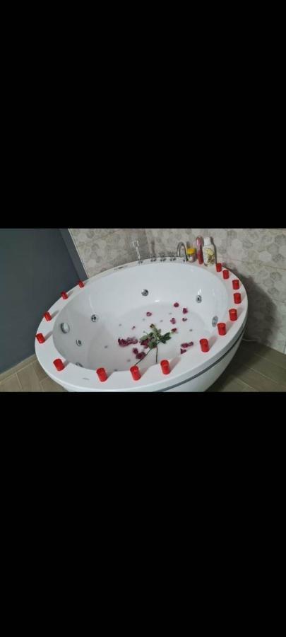 Apartmani 2 Ss Ohrid Buitenkant foto